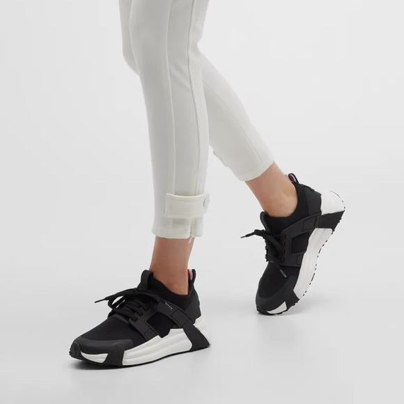 Moncler Shoes - Moncler Womens Lunarove Low-Top Sneakers